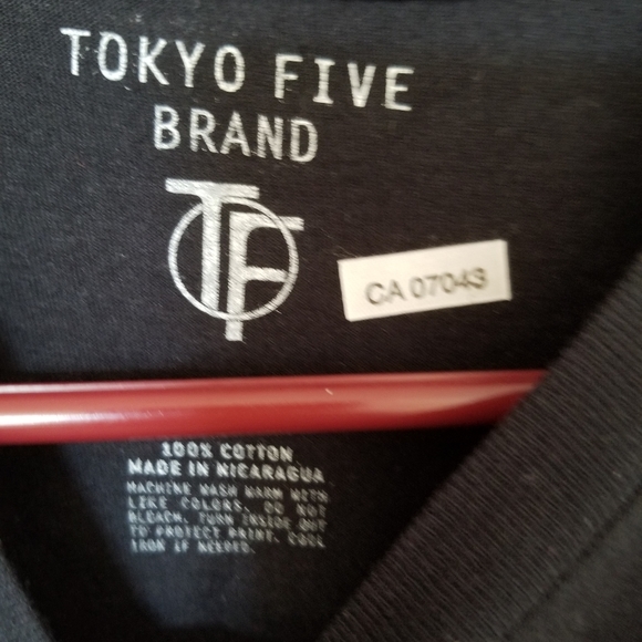 T -Shirt - Picture 3 of 3